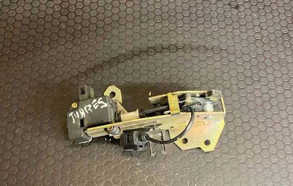 Volkswagen Touareg I Tailgate/trunk/boot lock/catch/latch 7L0827506D