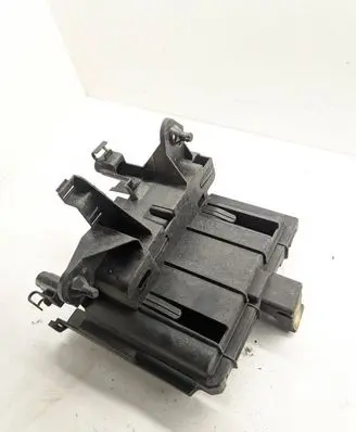 BMW 5 G30 G31 G38 Fuse box cover 8601609