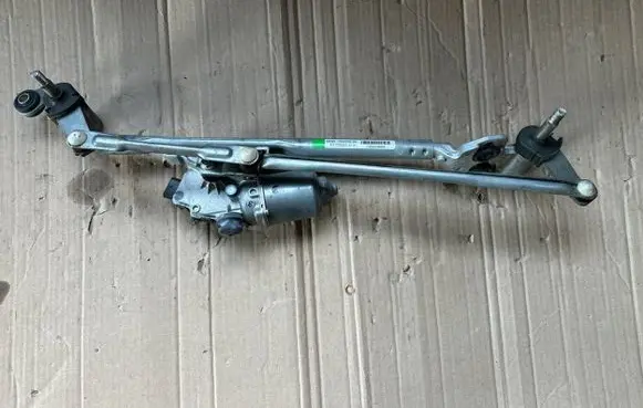 BMW X5 F15 Front wiper linkage and motor 7350336 AX1590606131
