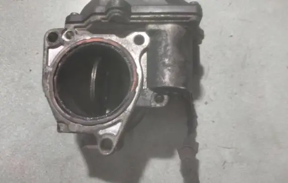 Volkswagen Caddy Throttle valve 03G128063A