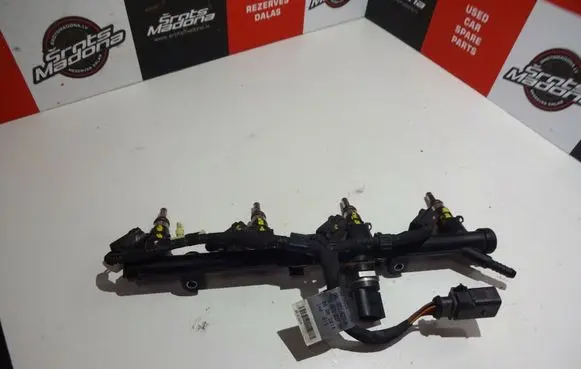 Audi A5 8T 8F Fuel injectors set 06K133681A 06L906031A