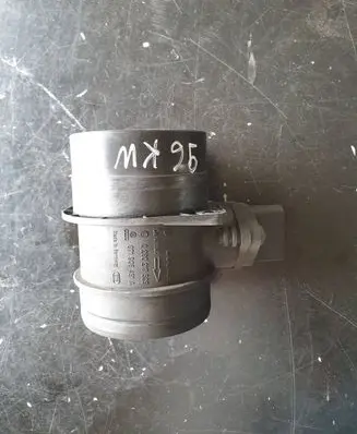 Volkswagen Golf IV Mass air flow meter 071906461A 0280217529