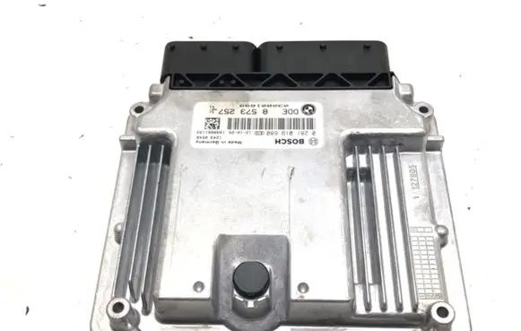 BMW 3 F30 F35 F31 Engine control unit/module ECU 8573257