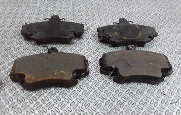 Renault Twingo II Brake pads (front) 
