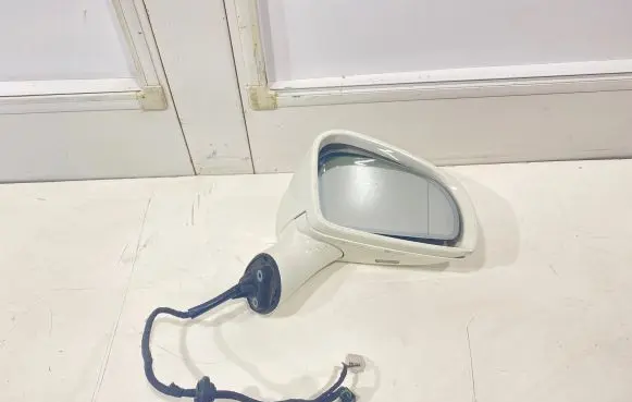 Front door electric wing mirror