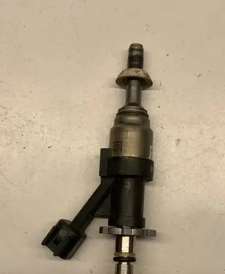 Chevrolet Camaro Fuel injector 12709470