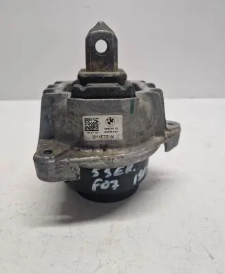 BMW 5 GT F07 Engine mount bracket 6777371 68623513