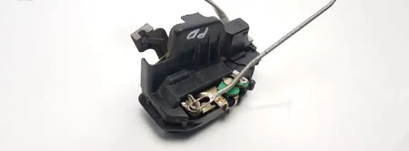KIA Sorento Front door lock