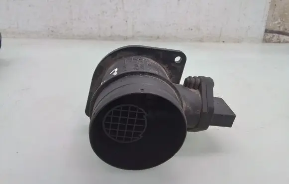 Audi A3 S3 8P Mass air flow meter 0281002531