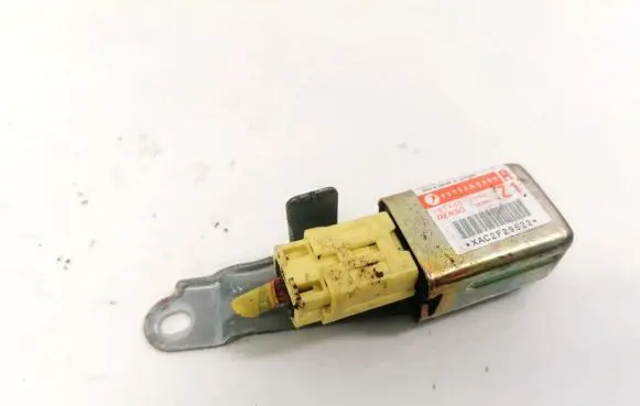 Subaru Legacy Airbag deployment crash/impact sensor 98236AG000 187900-0690