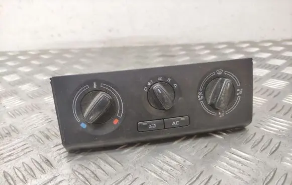 Skoda Roomster (5J) Climate control unit 5J0820045D
