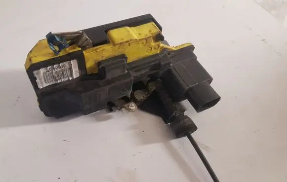 Volvo S60 Rear door lock 8650552