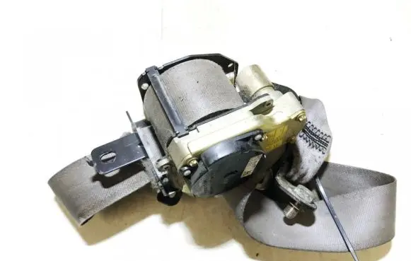 Mazda MPV Front seatbelt