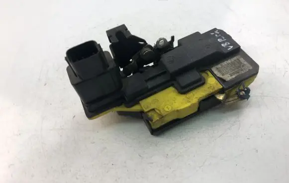 Volvo XC90 Coupe door lock (next to the handle) 30699754