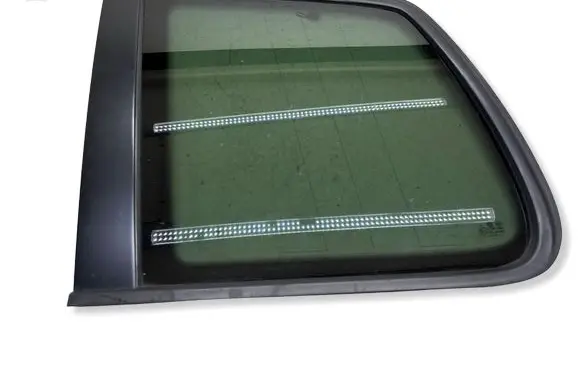 Volkswagen Touran I Rear side window 43R001667