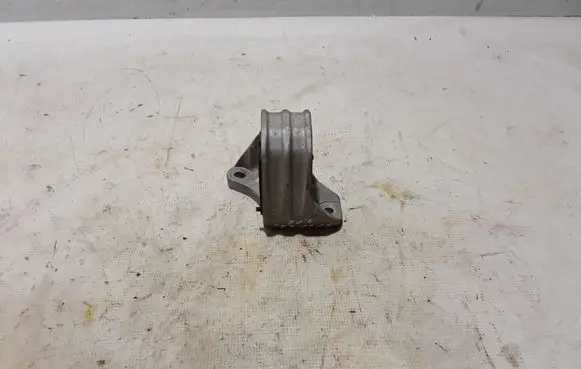 Volvo XC60 Engine mount bracket 31480990