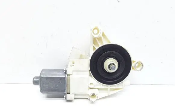 Mercedes-Benz E W212 Front door window regulator motor A2048200142 0130822503