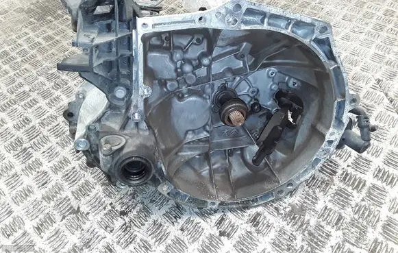 Peugeot 208 I Manual 5 speed gearbox 20CR15