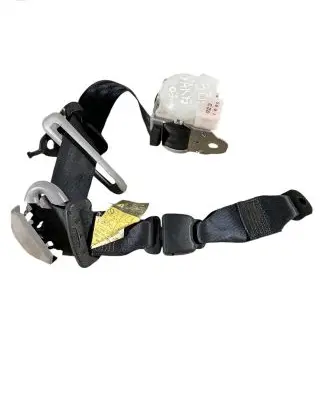 Toyota Yaris Middle seatbelt (rear) 