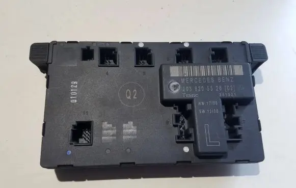 Mercedes-Benz C W202 Door control unit/module 2038205526 351321