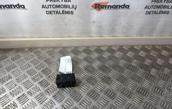 Toyota Auris E180 Clock 8391012630