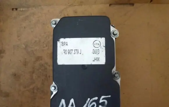 Skoda Fabia Mk1 (6Y) ABS Pump 6R0907379J AA165
