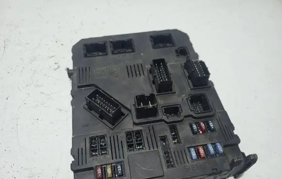 Peugeot 407 Comfort/convenience module S120104700