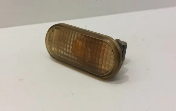 Volkswagen Golf III Front fender indicator light 3A0949117B