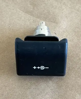 Land Rover Range Rover Sport L494 12 V Socket (rear) 1531440