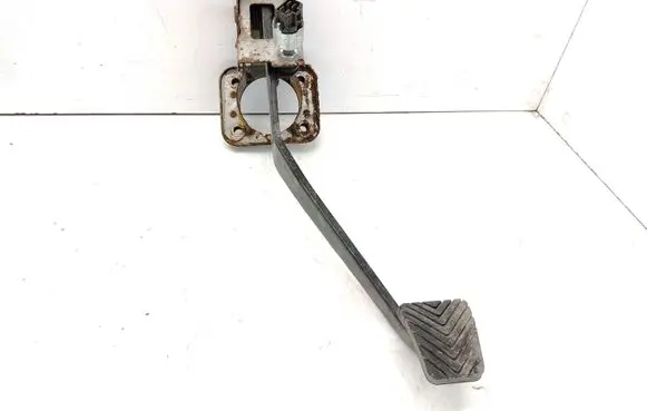 KIA Sorento Brake pedal
