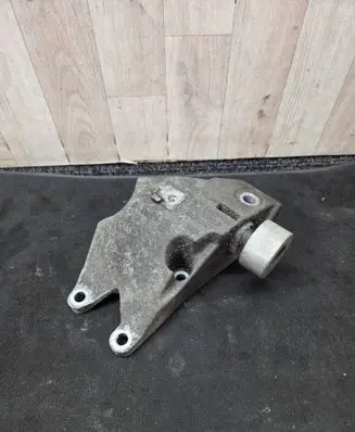 BMW 5 G30 G31 G38 Engine mounting bracket 6864593 22116864593 6861563
