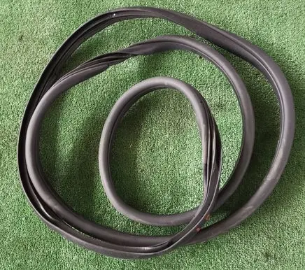KIA Pro Cee'd III Front door rubber seal 