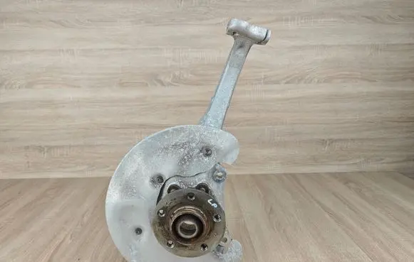 Front wheel hub