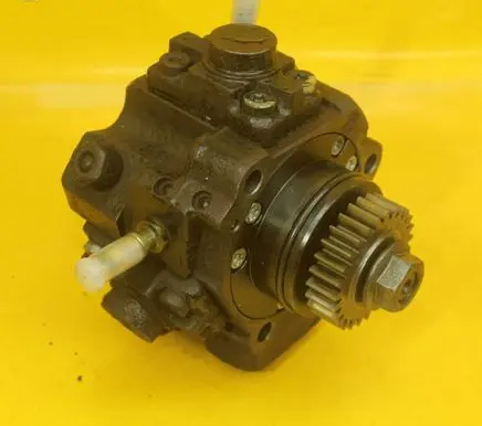 Opel Vivaro Fuel injection high pressure pump 0445010406 167005114R