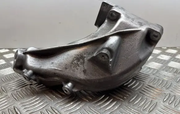 Mercedes-Benz GLE W167 Engine mounting bracket A2642233400