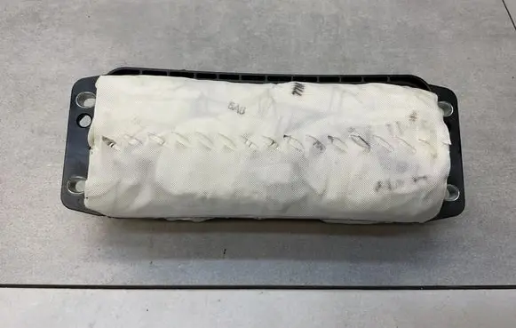 Passenger airbag