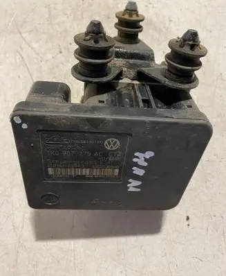 Volkswagen Touran I ABS Pump 1K0907379AC 10096003593 00005305H0