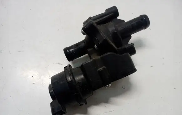 Renault Captur Coolant heater control valve 922306682R