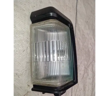 Nissan Terrano Front indicator light 21223922