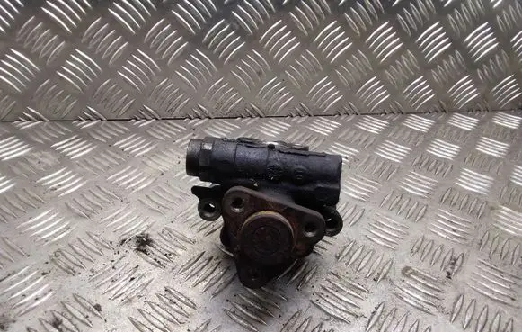 Audi A4 S4 B5 8D Power steering pump