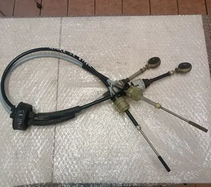 Opel Meriva B Gear shift cable linkage 55583494