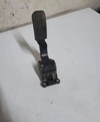 Mercedes-Benz Sprinter W906 Accelerator throttle pedal A9063000404 0280755023