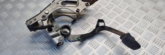Lexus IS 220D-250-350 Brake pedal