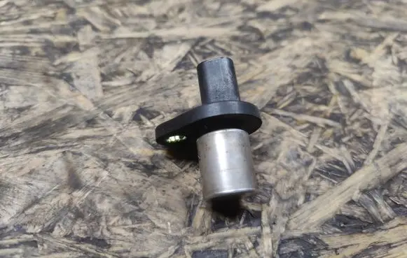 Jaguar XK8 - XKR Crankshaft position sensor XW436C315BB 0296000830