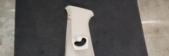 BMW 5 F10 F11 (B) pillar trim (bottom) 9116349