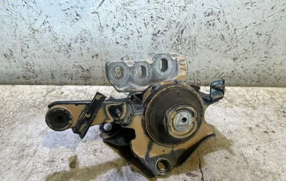 Toyota Yaris Cross Engine mount bracket