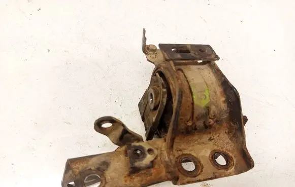 Toyota Avensis T250 Engine mount bracket 