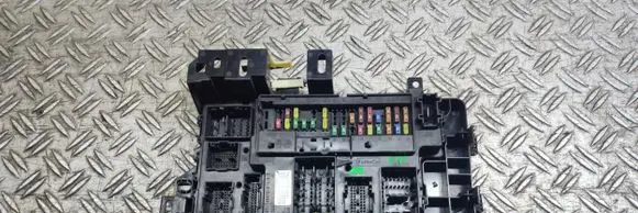 Ford Mustang VI Fuse module JR3T15604
