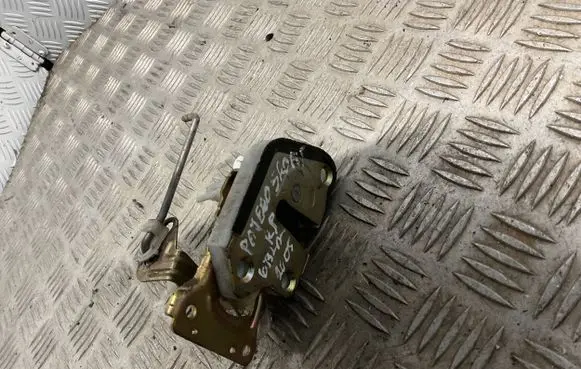 Mitsubishi Pajero Sport I Rear door lock