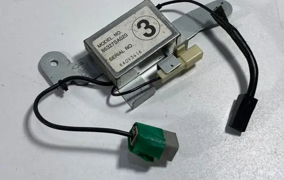 Subaru Forester SG Aerial antenna amplifier 86327SA020